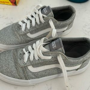 Vans tennis shoes little girl, size 3 in great shape